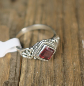 Hopeasormus almandiini granaatti neliö NK. 15.5mm