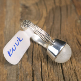 Hopeasormus kuukivi. Valitse koko