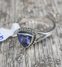 Hopeasormus tansaniitti kolmio. KK Valitse koko