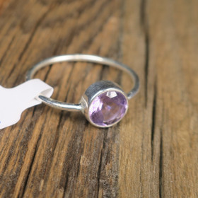 Hopeasormus ametisti viistehiottu. Valitse koko. PYS