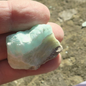 Kalsiitti Caribian Blue sinivihreä raaka 16g C 35x25x10mm 