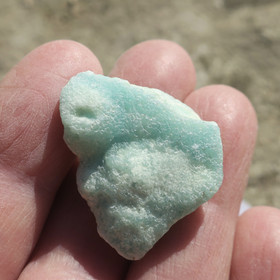 Kalsiitti Caribian Blue sinivihreä raaka 10g B 32x25x10mm 