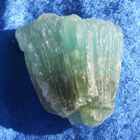 Kalsiitti Caribian Blue sinivihreä raaka 84g  50x50x25mm 