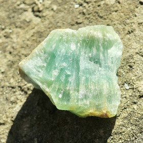 Kalsiitti Caribian Blue sinivihreä raaka 33g  40x38x20mm 