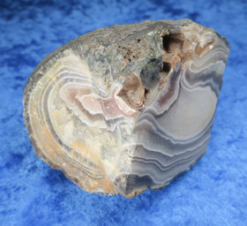 Akaatti natural harmaa pala 2 pintaa sahattu  626g 80x70x60mm Hi131b 