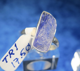 Hopeasormus tansaniitti raakakivi 17.5mm TR1