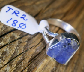 Hopeasormus tansaniitti raakakivi 18mm TR2