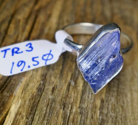 Hopeasormus tansaniitti raakakivi 19.5mm TR3