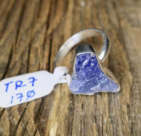 Hopeasormus tansaniitti raakakivi 17mm TR7