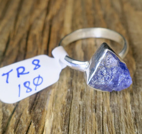 Hopeasormus tansaniitti raakakivi 18mm TR8