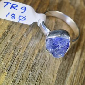 Hopeasormus tansaniitti raakakivi 18mm TR9