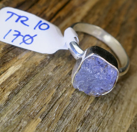 Hopeasormus tansaniitti raakakivi 17mm TR10