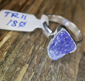 Hopeasormus tansaniitti raakakivi 18mm TR11