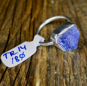 Hopeasormus tansaniitti raakakivi 18mm TR14