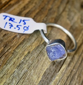 Hopeasormus tansaniitti raakakivi 17.5mm TR15