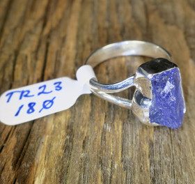 Hopeasormus tansaniitti raakakivi 18mm TR23