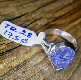 Hopeasormus tansaniitti raakakivi 17.5mm TR28