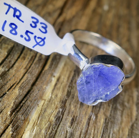 Hopeasormus tansaniitti raakakivi 18.5mm TR33