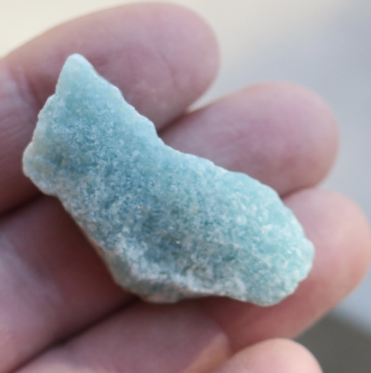 Kalsiitti Caribian Blue sinivihreä raaka 15g 40x20x10mm