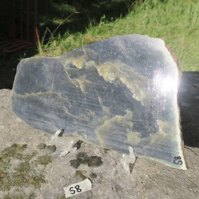 Jaloserpentiini siivu 300x170x8mm iso 800g Suomi S8