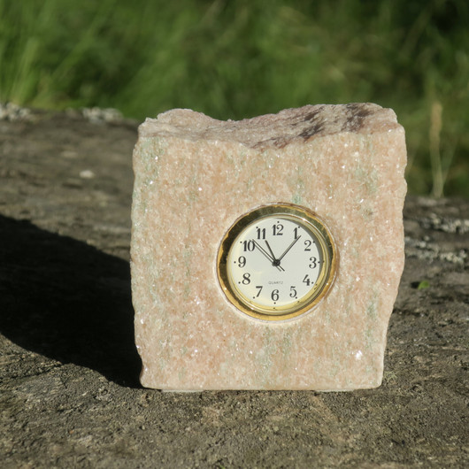 Pöytäkello marmori punavihreä raakapala  M2