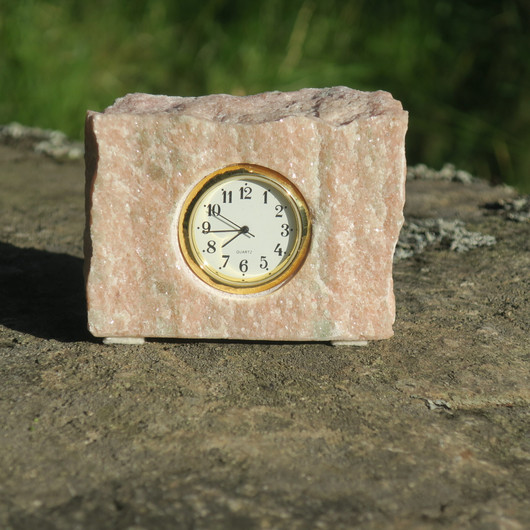 Pöytäkello marmori punavihreä raakapala 85x65x35mm B