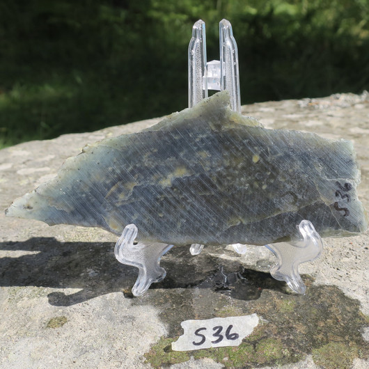 Jaloserpentiini siivu 170x70x7mm 150g Suomi S36