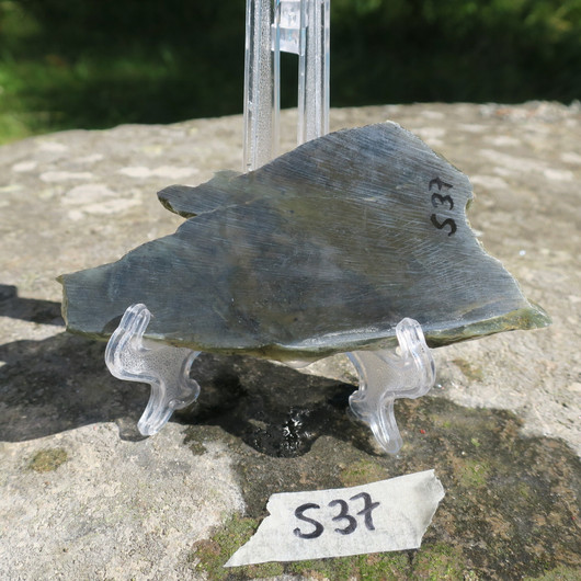 Jaloserpentiini siivu 110x60x6mm 80g Suomi S37