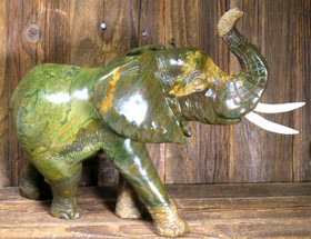 Kiviveistos elefantti, vihreä verdiittinorsu 4200g Muvez8