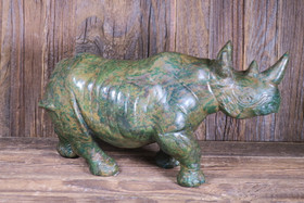 Kiviveistos sarvikuono verdiitti 2600g rhino Muvez7