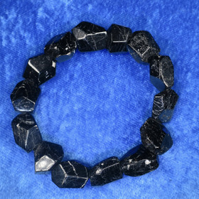 Rannekoru turmaliini, musta schörl viistehiottu 18cm TU3V