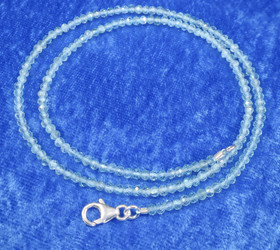 Kaulahelmet apatiitti viistehiottu 2.3-3mm, 45cm