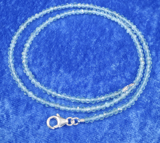 Kaulahelmet apatiitti viistehiottu 2.3-3mm, 45cm