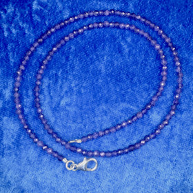 Helmet ametisti viistehiotut 2.5-3mm 45cm