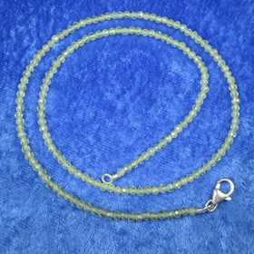 Helmet peridootti viistehiottu 2.5-3mm 45cm