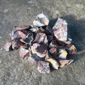 Jaspisbreksia raaka Kittilä Suomi Hi22. Valitse koko 1-50g