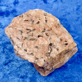 Kirjomaasälpä raaka 82g 40x35x25mm Suomi Hi134