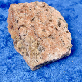 Kirjomaasälpä raaka 41g 40x35x20mm Suomi Tammela Hi134