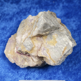 Pegmatiitti 115g rubelliitti, spodumeeni, lepidoliitti  Hi68L2 