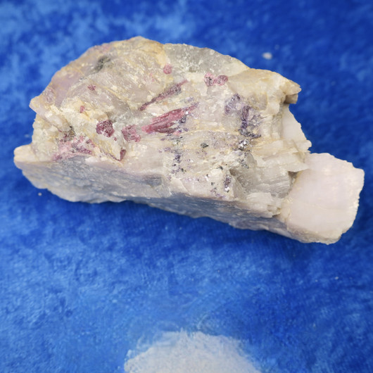 Pegmatiitti 159g rubelliitti, spodumeeni, lepidoliitti  Suomi Hi68k2 