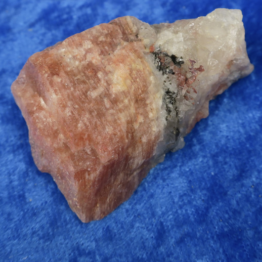 Aurinkokivi raaka 29g 47x32x14mm Norja Hi138s