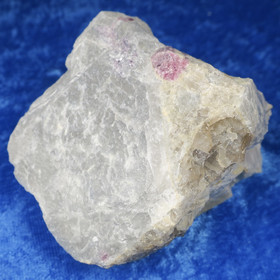 Pegmatiitti sis. mm spodumeeni rubelliitti savukvartsi 309g Hi68D2 