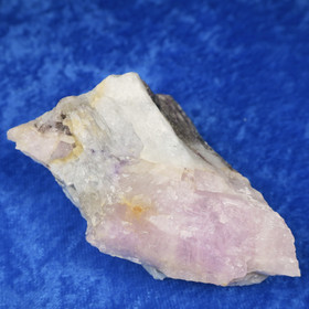 Kunziitti, savukvartsi, spodumeeni 127g  Suomi  Hi68A2 