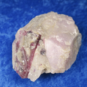 Pegmatiitti rubelliitti, spodumeeni ym. 159g  Suomi  Hi68N2 