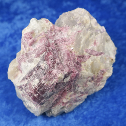 Pegmatiitti rubelliitti, lepidoliitti, spodumeeni 261g Suomi  Hi68F2 