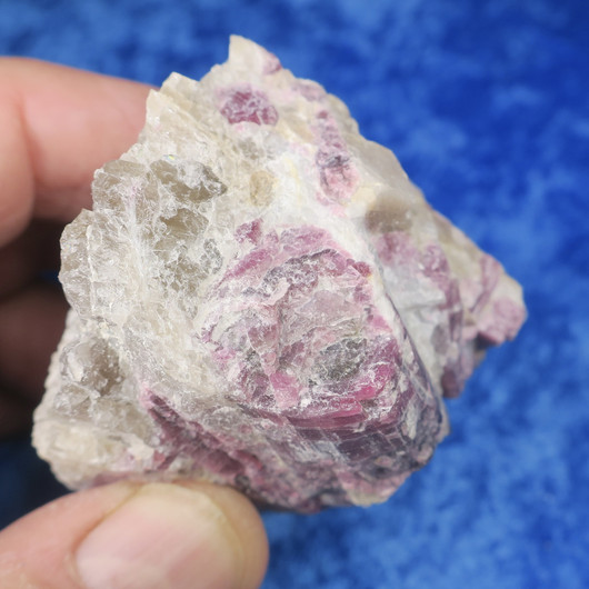 Pegmatiitti rubelliitti, lepidoliitti, spodumeeni 261g Suomi  Hi68F2 