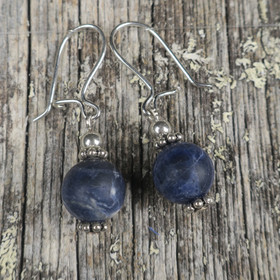 Korvakorut sodaliitti 8mm  E