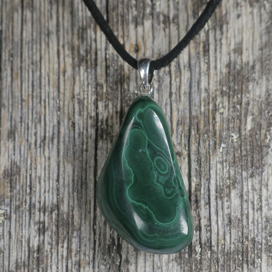 Riipus malakiitti vapaa muoto, riipuslenkki 925-hopea. S