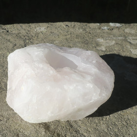 Tuikkualusta ruusukvartsi iso 1222g 110x100x60mm