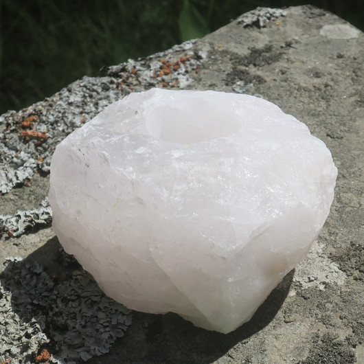 Tuikkualusta ruusukvartsi 1090g 100x100x60mm